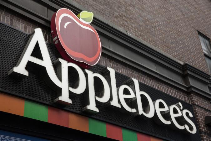 Applebees restaurant sign