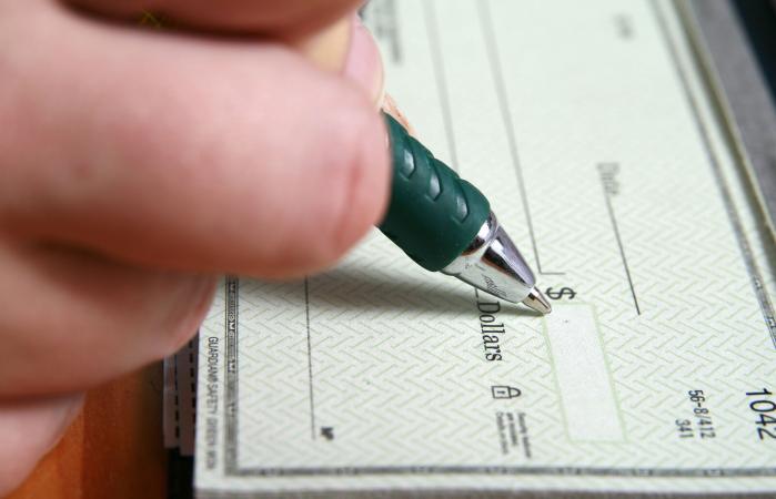 writing alimony check