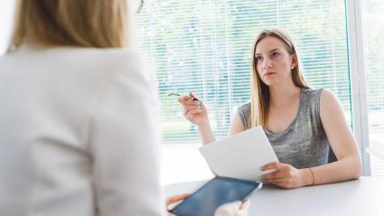 Single mom getting financial advice