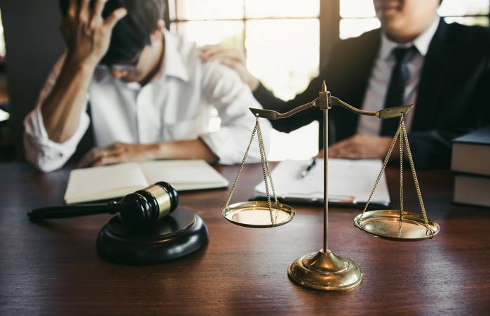 Lawyer is encouraging the client