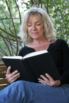 Woman_reading_a_book.jpg