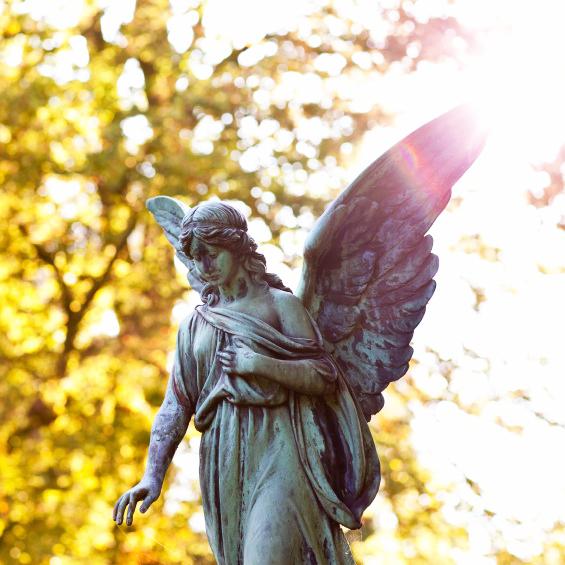 13 Pictures of Angel Statues at Cemeteries (With Meanings) LoveToKnow