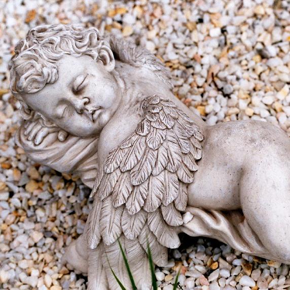 13 Pictures of Angel Statues at Cemeteries (With Meanings) LoveToKnow