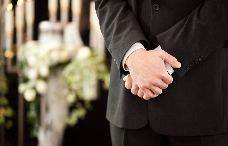 Proper Funeral Etiquette for Estranged Family Members LoveToKnow