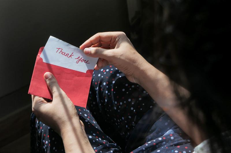 Writing a Thank You Note to Caregivers After a Death (With Examples