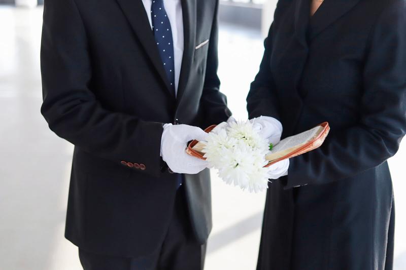 Personalizing a Eulogy for Your Uncle (With Samples) LoveToKnow