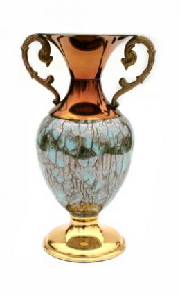 A cremation urn.