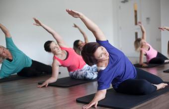 Mujeres en clase de pilates