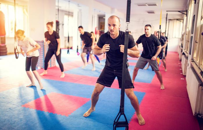 Personas en clase de Tae Bo