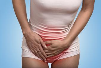 Mujer con dolor abdominal