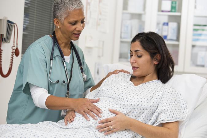 Una mujer y su medico