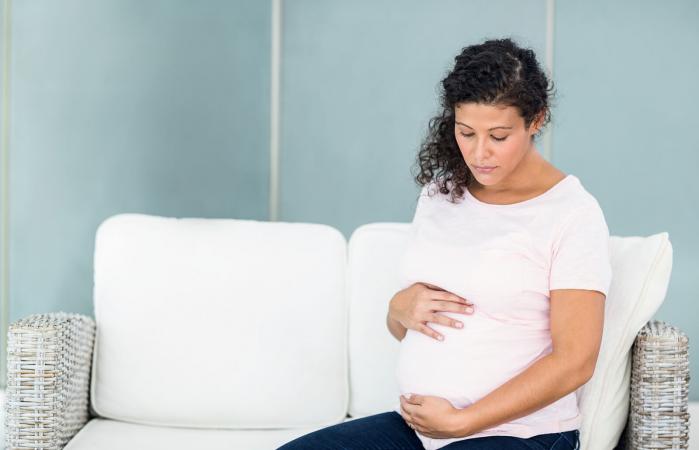 Mujer embarazada deprimida