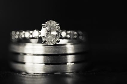 oval shaped diamond ring