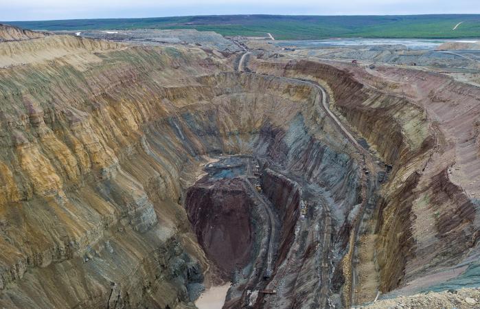 Diamond mining pit