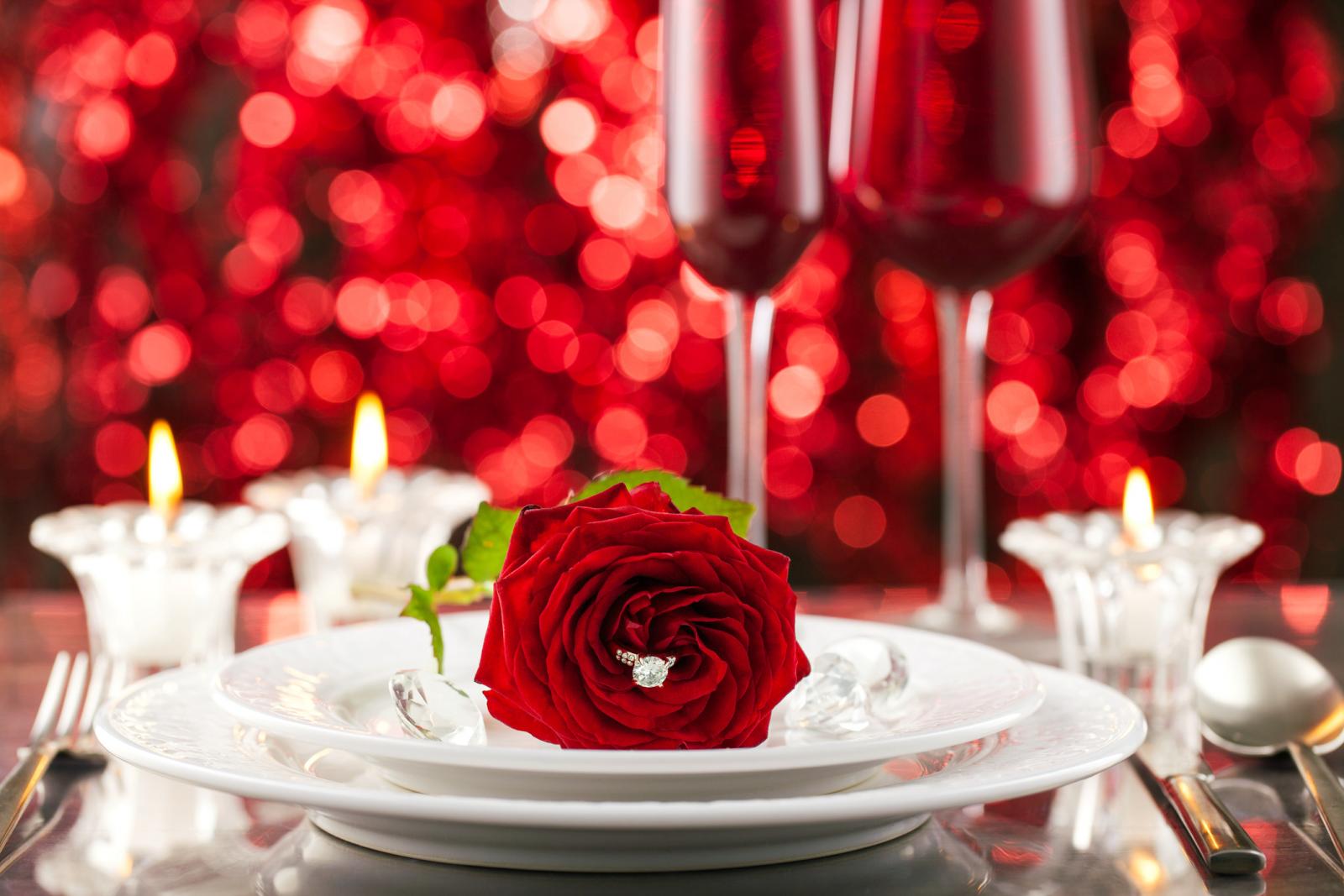 Valentines day place setting with diamond and roses
