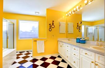Baño amarillo