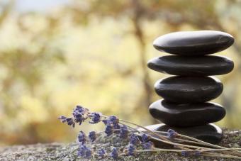Rocas Feng Shui y lavanda