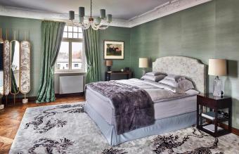 Dormitorio en una villa de lujo