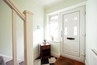 Puerta con ventanas