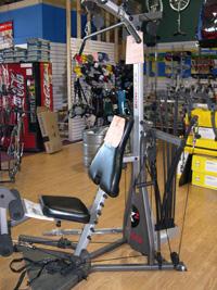 Single station exercise machine