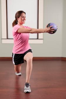 Lunge crossovers