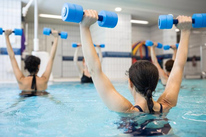 Pool weight lifting