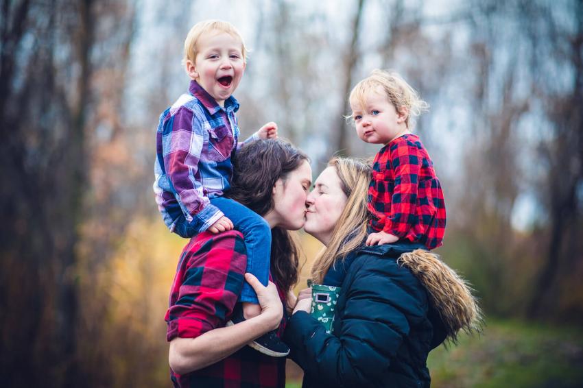 Effortless Ideas for Stunning Winter Family Photos | LoveToKnow