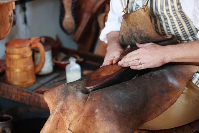 colonial shoemaker