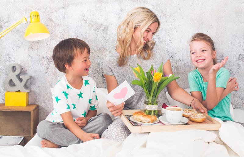 10 Funny Mother's Day Cards to Make Her Laugh | LoveToKnow