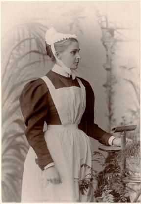 victorian-vintage-servant-apron.jpg