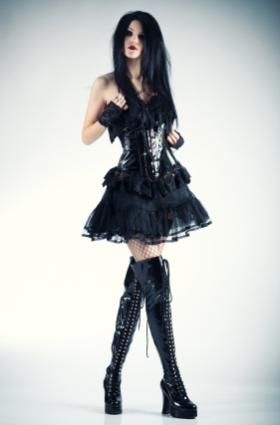 gothic outfit girl