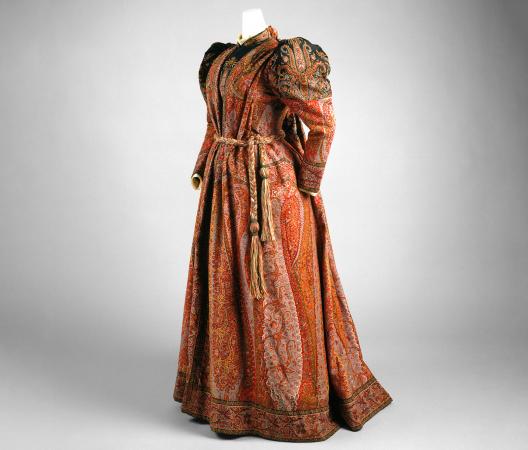 Tea gown