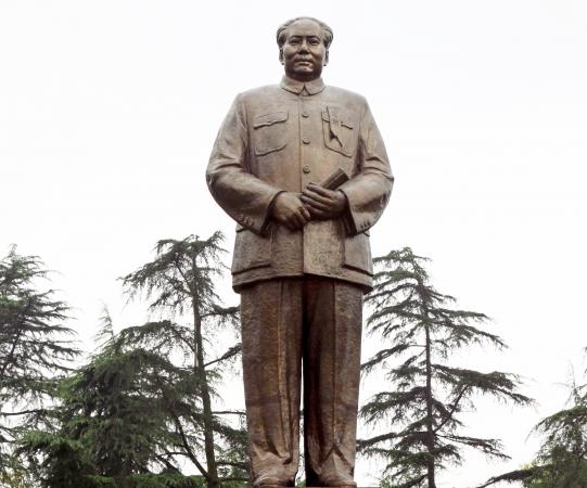 Mao statue
