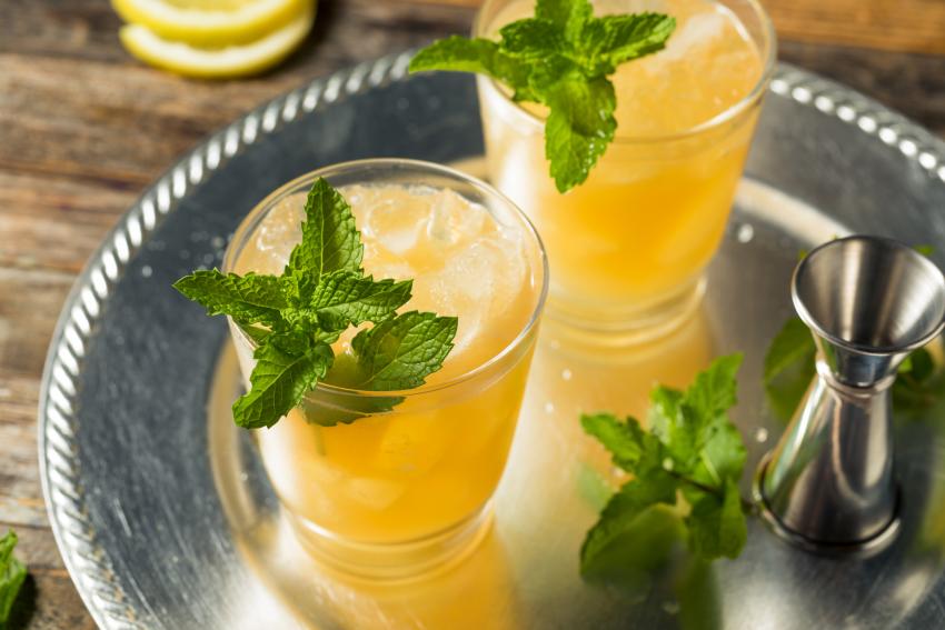 12 PalatePleasing Peach Crown Royal Drinks LoveToKnow