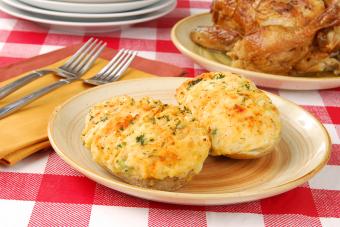 https://cf.ltkcdn.net/food-drink/ingredients-supplies/images/slide/360951-850x569-twice-baked-potatoes_68486908.jpg