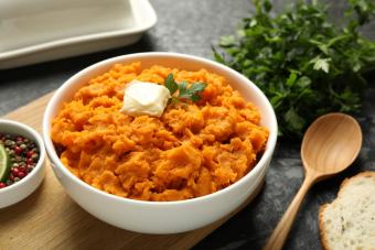 https://cf.ltkcdn.net/food-drink/meal-ideas/images/slide/361121-850x567-sweet-potatoes_2503765503.jpg
