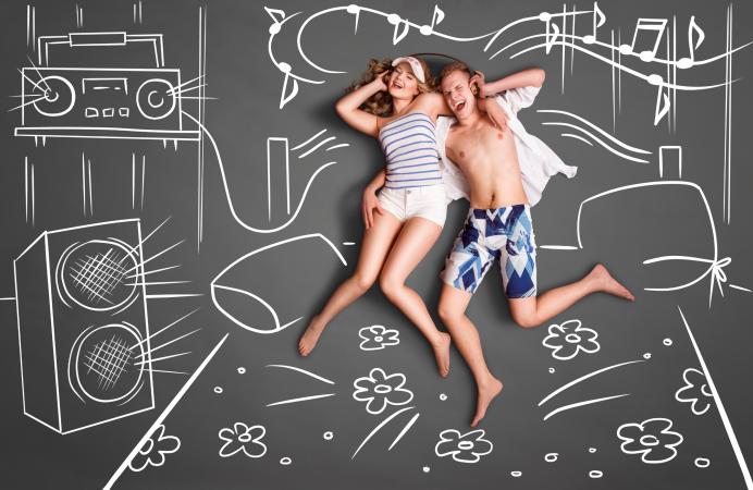 couple in chalk bed