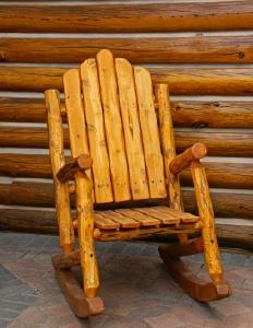 Amish Log Furniture | LoveToKnow