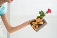 Accepted with left hand