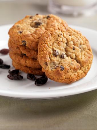 https://cf.ltkcdn.net/gluten/images/slide/141277-600x800r1-oatmealcookies1.jpg