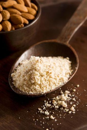 https://cf.ltkcdn.net/gluten/images/slide/75372-566x848-Almond_Flour.jpg