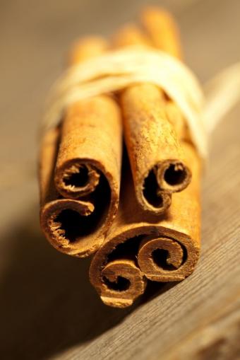 https://cf.ltkcdn.net/gluten/images/slide/75374-566x848-Cinnamon.jpg