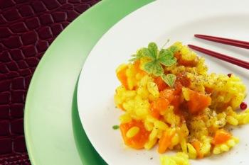 Rice with saffron is a very tasty dish.