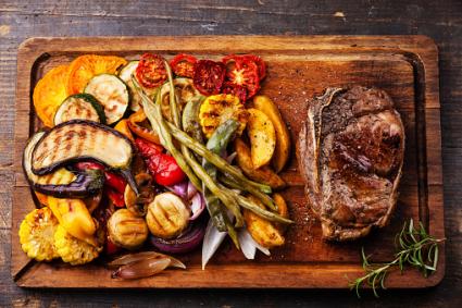 Grilled vegetables with steak