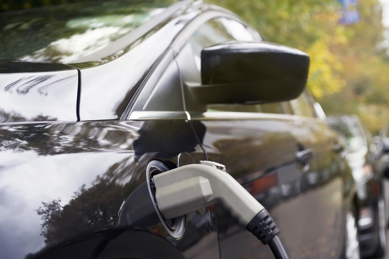How Many Hybrid Cars Are on the Road