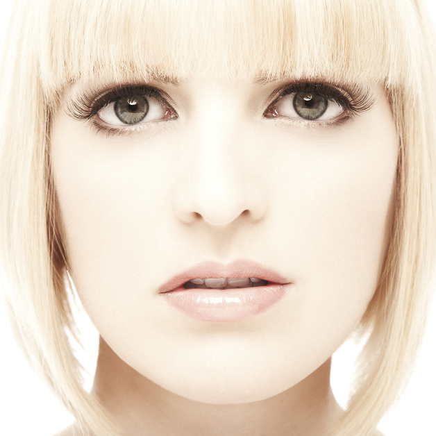 Inverted bob hairstyle on a model with thick hair