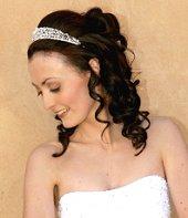 Bride with half up hairstyle and veil