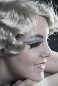 Image of a blonde woman with vintage hairstyle
