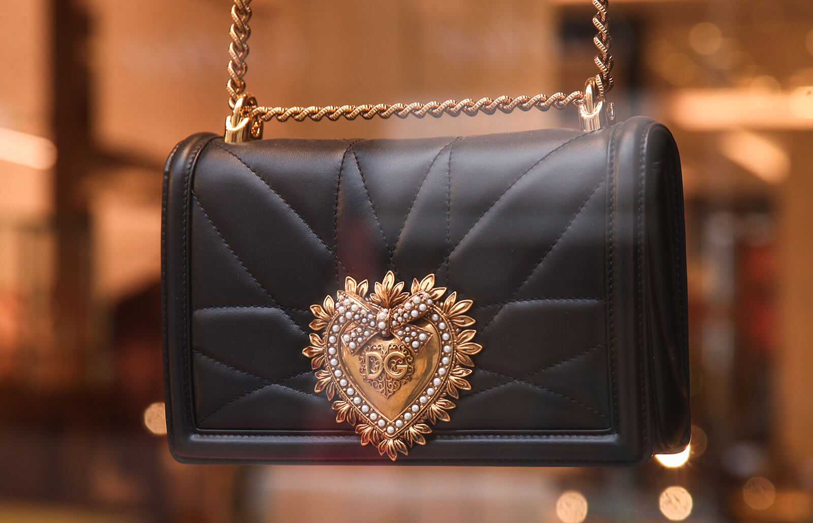 How to Tell a Real Dolce Gabbana Purse From a Fake LoveToKnow