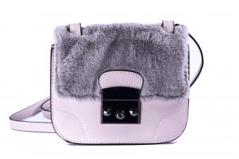 https://cf.ltkcdn.net/handbags/images/slide/250428-850x567-2_Textured_Bag.jpg